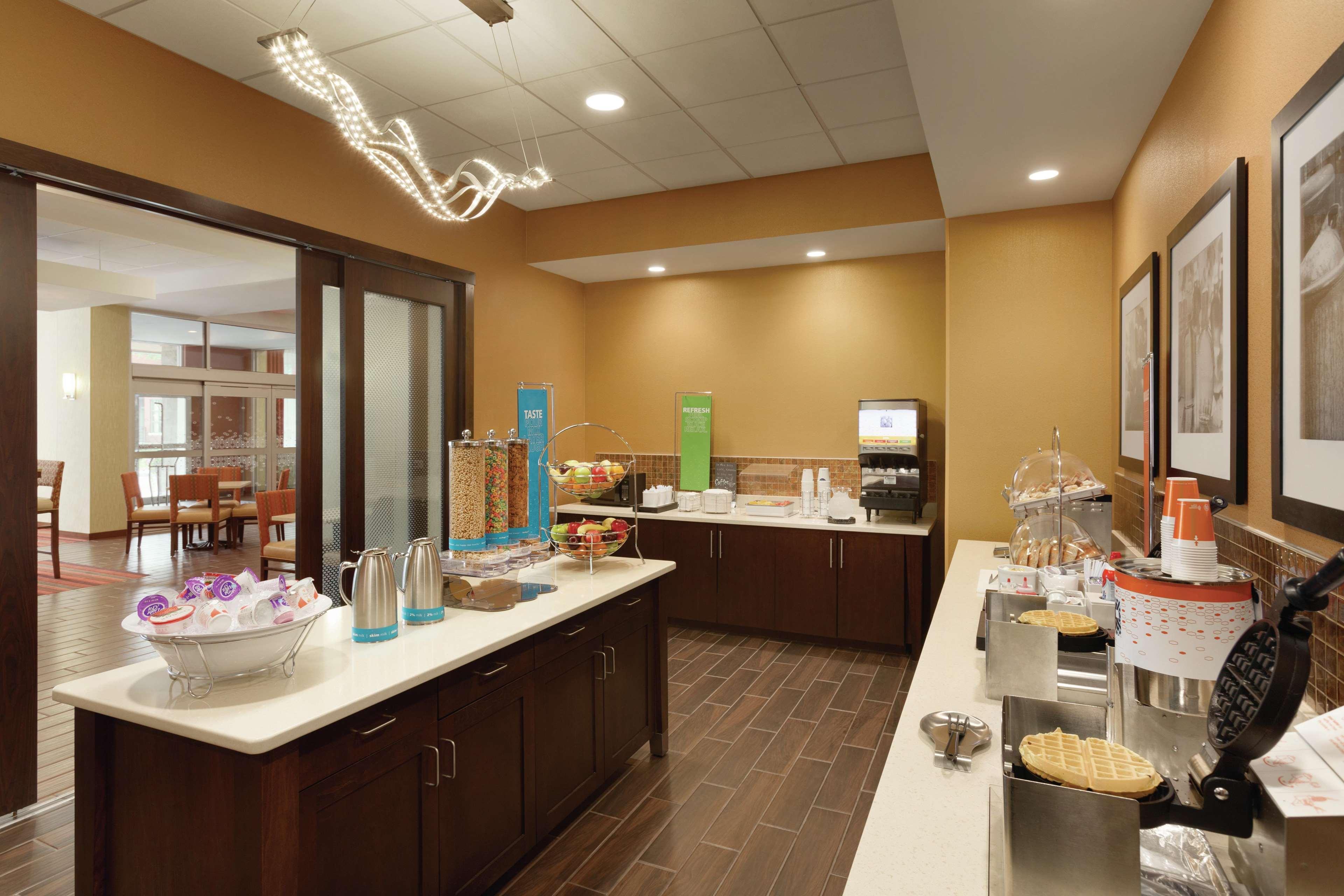 Hampton Inn, St. Albans Vt מראה חיצוני תמונה