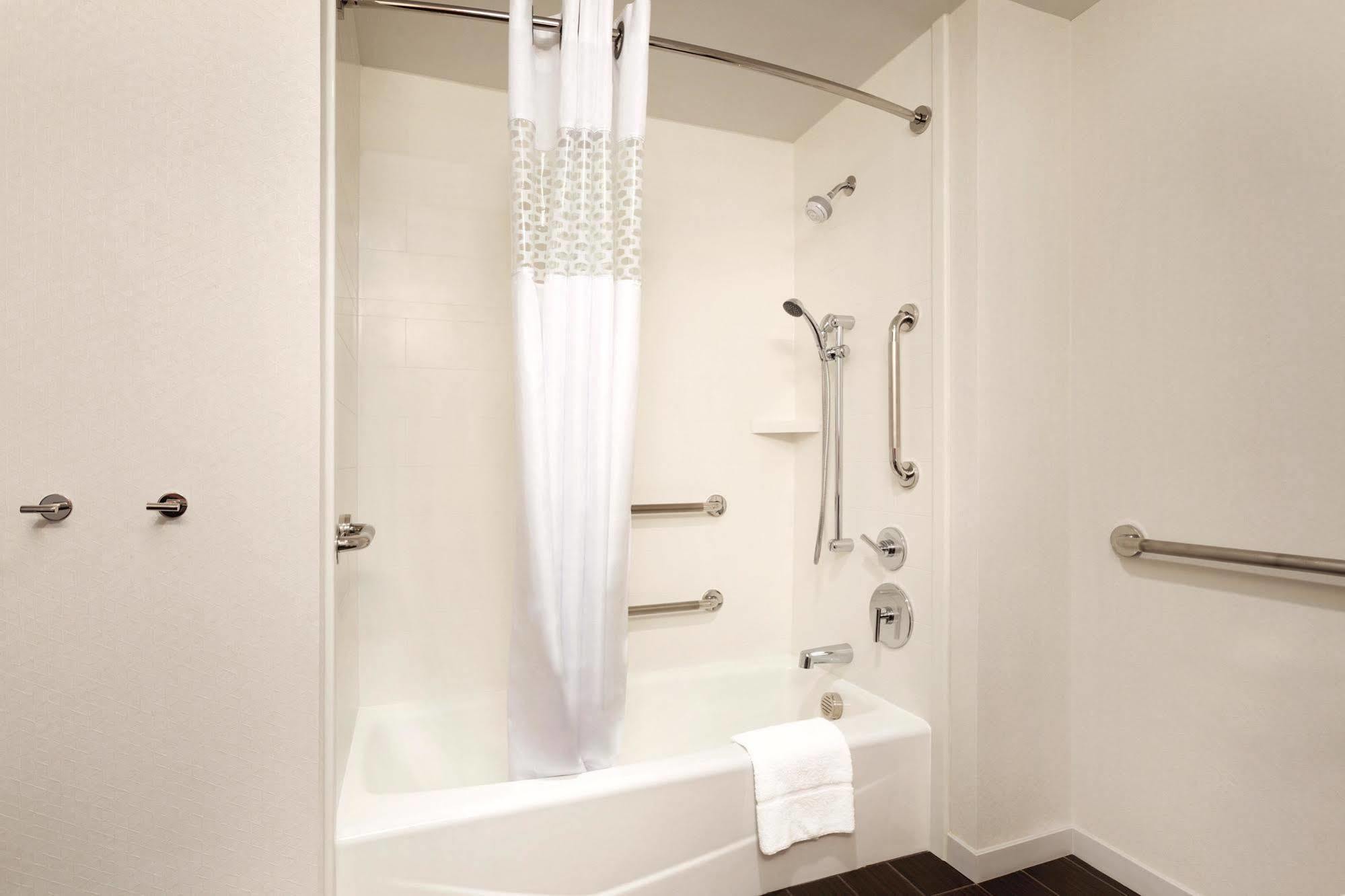 Hampton Inn, St. Albans Vt מראה חיצוני תמונה